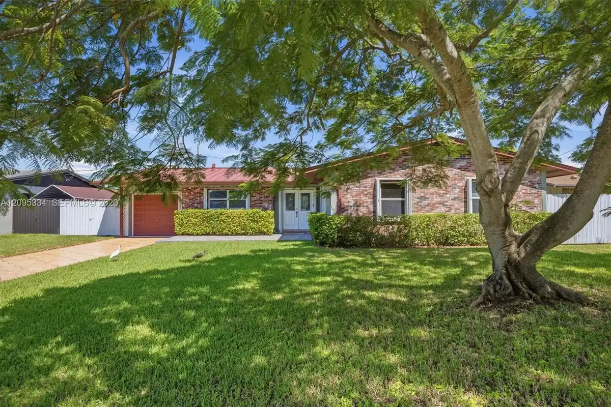 9971 SW 197th St, Cutler Bay: photo 1 of 35