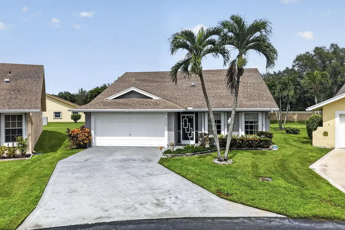 3914 Dafilee Cir, West Palm Beach: photo 1 of 41