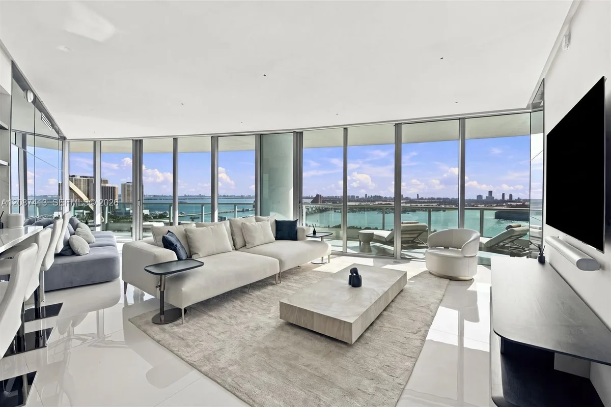 900 Biscayne Blvd #2406, Miami: photo 1 of 23