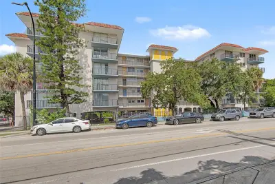 12590 NE 16th Ave #402, North Miami: photo 1 of 26
