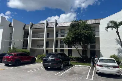 8441 Forest Hills Dr #203, Coral Springs: photo 1 of 11