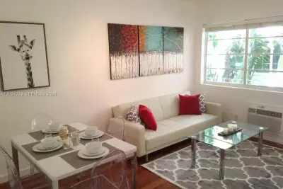 Condo in Miami Beach: photo 1 of 20