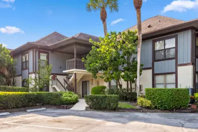 13329 Polo Club Rd #105, Wellington: photo 1 of 42