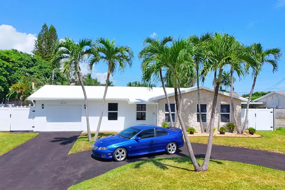 2621 NE 51st Ct, Lighthouse Point: photo 1 of 29