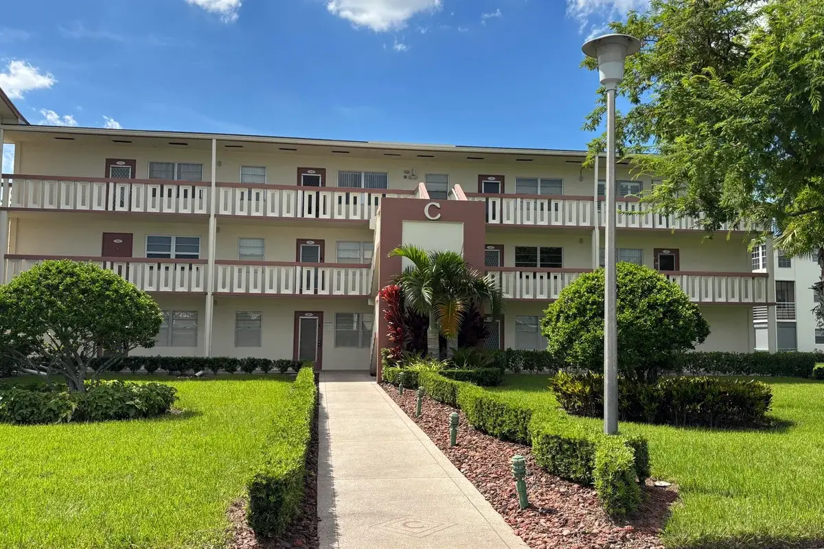 114 Preston Way, Boca Raton: photo 1 of 18