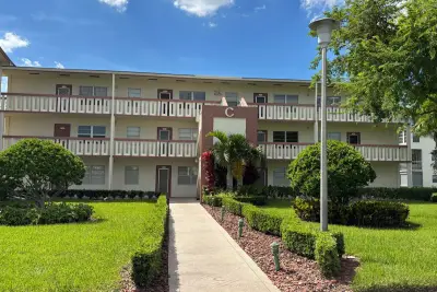114 Preston Way, Boca Raton: photo 1 of 18