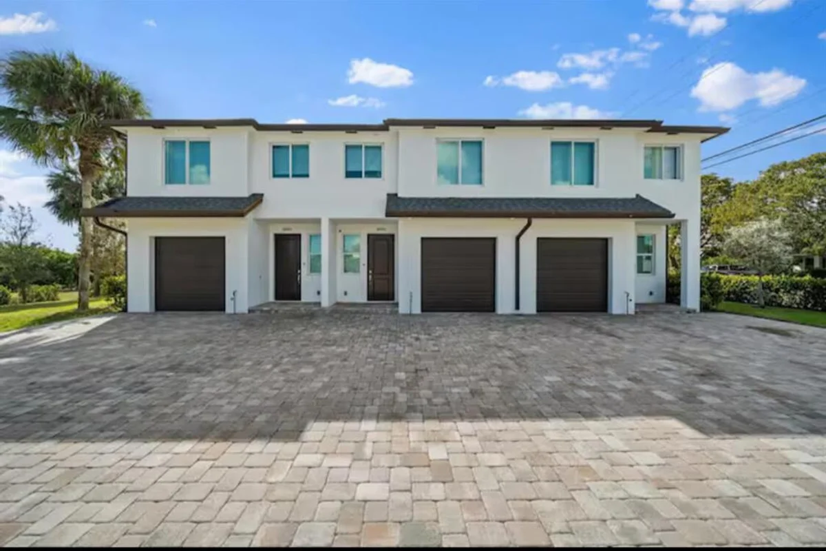1559 W 26th Ct #1, Riviera Beach: photo 1 of 17
