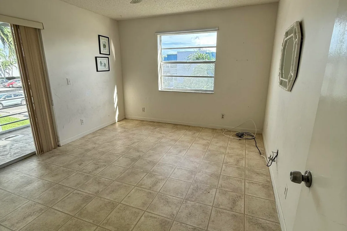 573 Flanders L, Delray Beach: photo 1 of 9