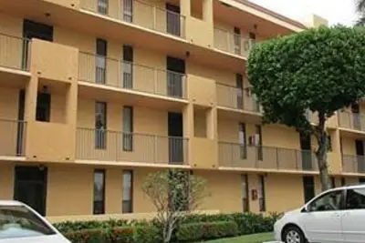 6010 Coral Lake Dr #110, Margate: photo 1 of 23