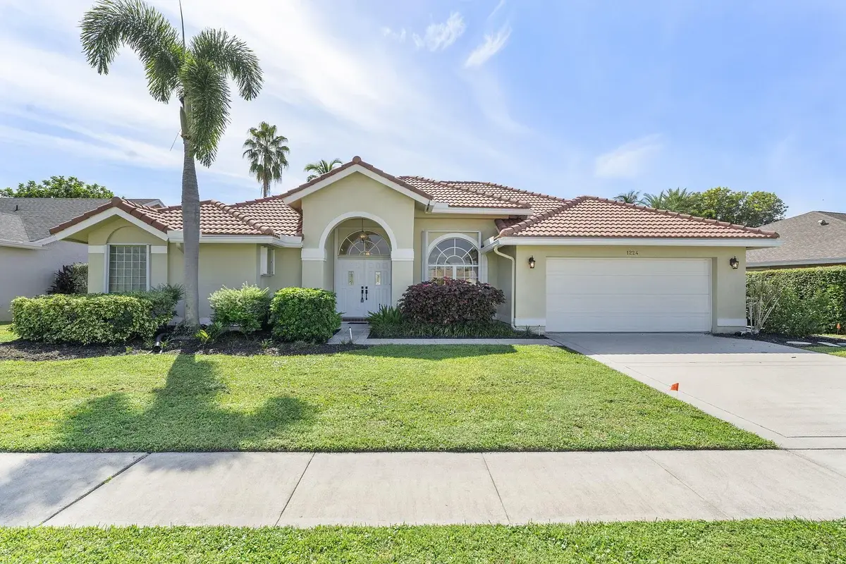 1224 Lake Breeze Dr, Wellington: photo 1 of 47