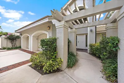 3881 Back Bay Dr #220, Jupiter: photo 1 of 28