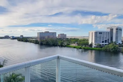5099 NW 7th St #902, Miami: photo 1 of 41