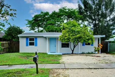 741 NW 4th Ave, Fort Lauderdale: photo 1 of 30