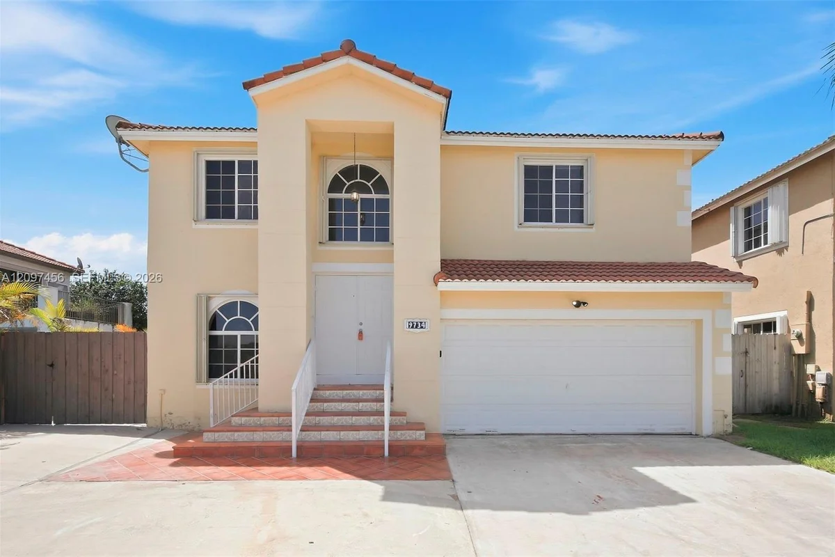 9734 SW 212th St, Cutler Bay: photo 1 of 15