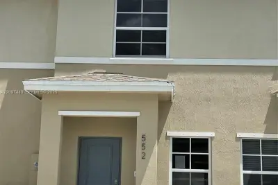 552 NE 4th Ln, Florida City: photo 1 of 31