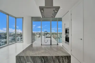 700 NE 26th Ter #3505, Miami: photo 1 of 26