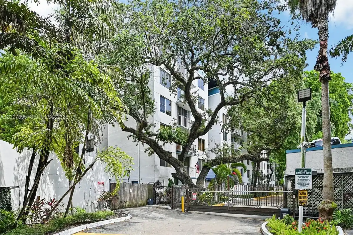 1740 N River Dr #614, Miami: photo 1 of 23