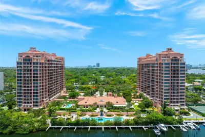60 Edgewater Dr #11F, Coral Gables: photo 1 of 37