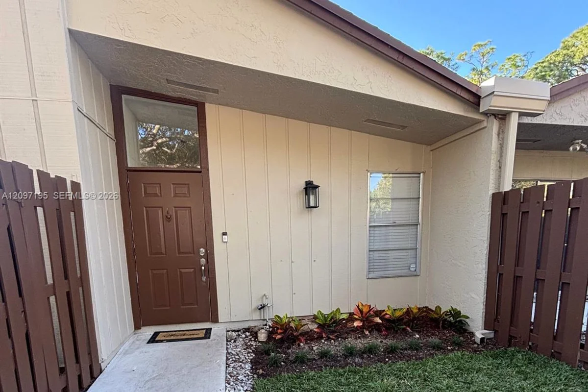 22279 Whistling Pines Ln, Boca Raton: photo 1 of 12