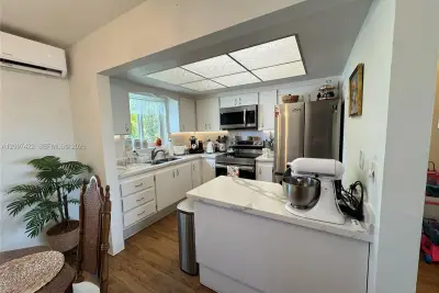 3525 Polk St #17, Hollywood: photo 1 of 36