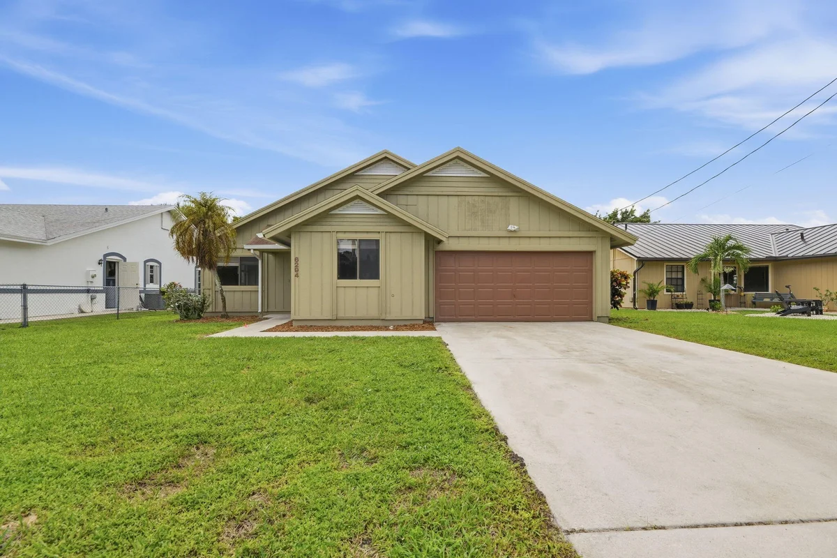 6294 Leslie St, Jupiter: photo 1 of 28