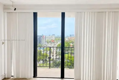 1470 NE 123rd St #A1011, North Miami: photo 1 of 21