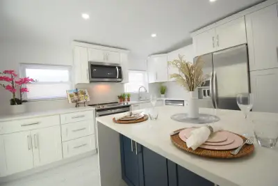 3541 NW 37th Ave, Lauderdale Lakes: photo 1 of 32