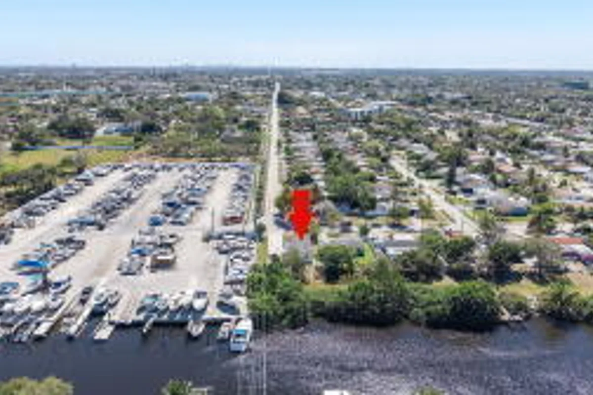 105 NW 7th Ct, Deerfield Beach: photo 1 of 8
