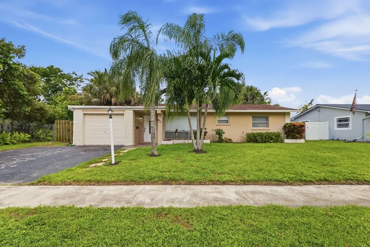 831 NW 43rd Ave, Coconut Creek: photo 1 of 28