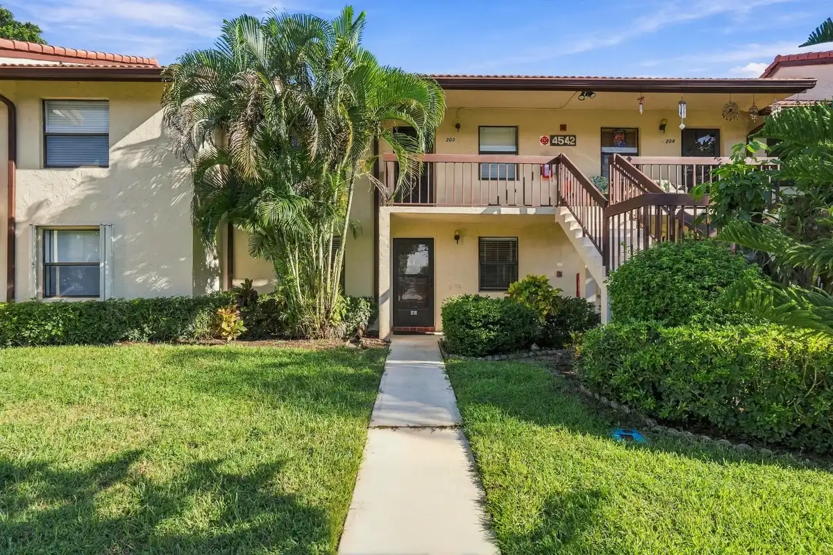 4542 Lucerne Lakes Blvd E #103, Lake Worth: photo 1 of 25