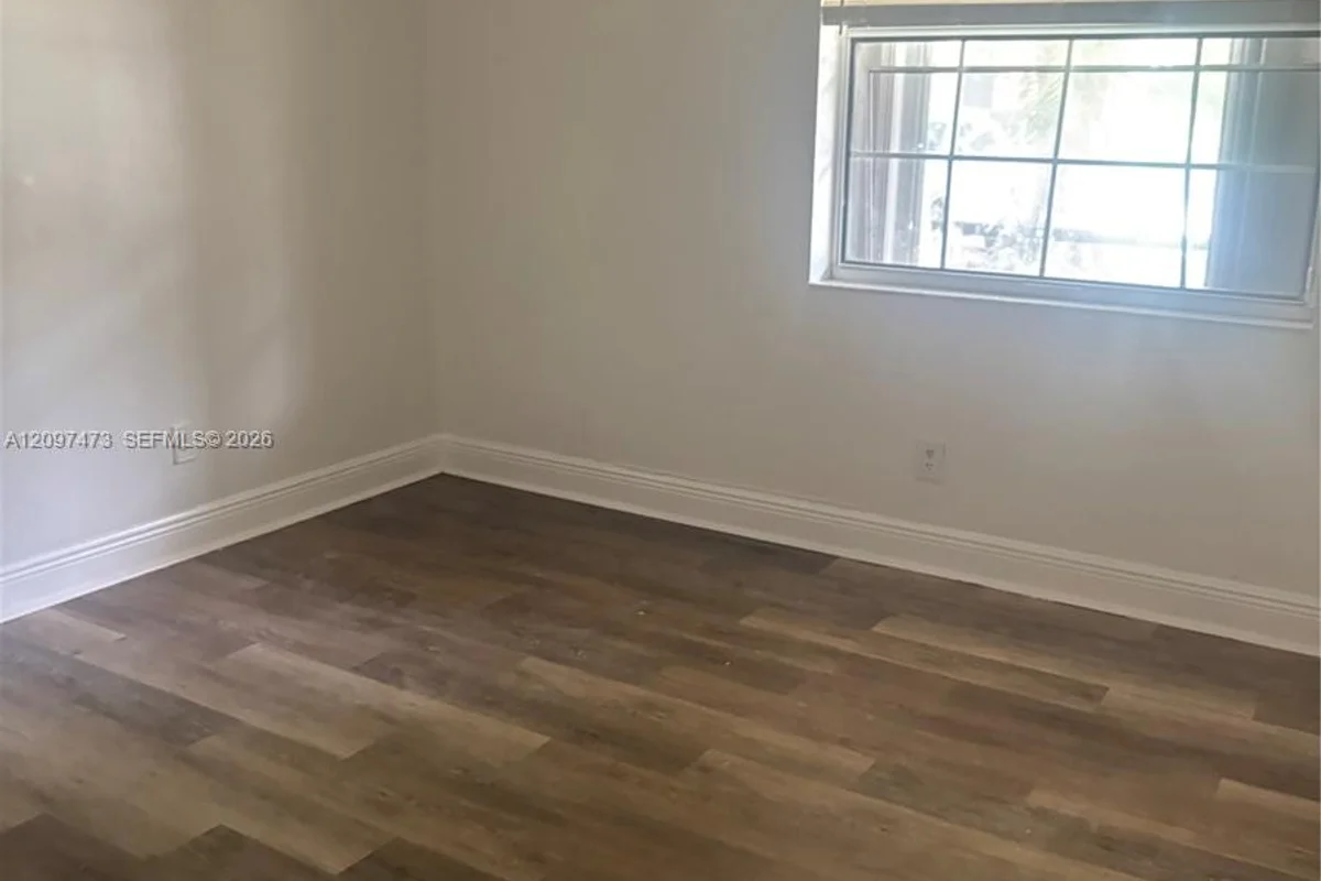 722 NW 103rd Ter #102, Pembroke Pines: photo 1 of 7