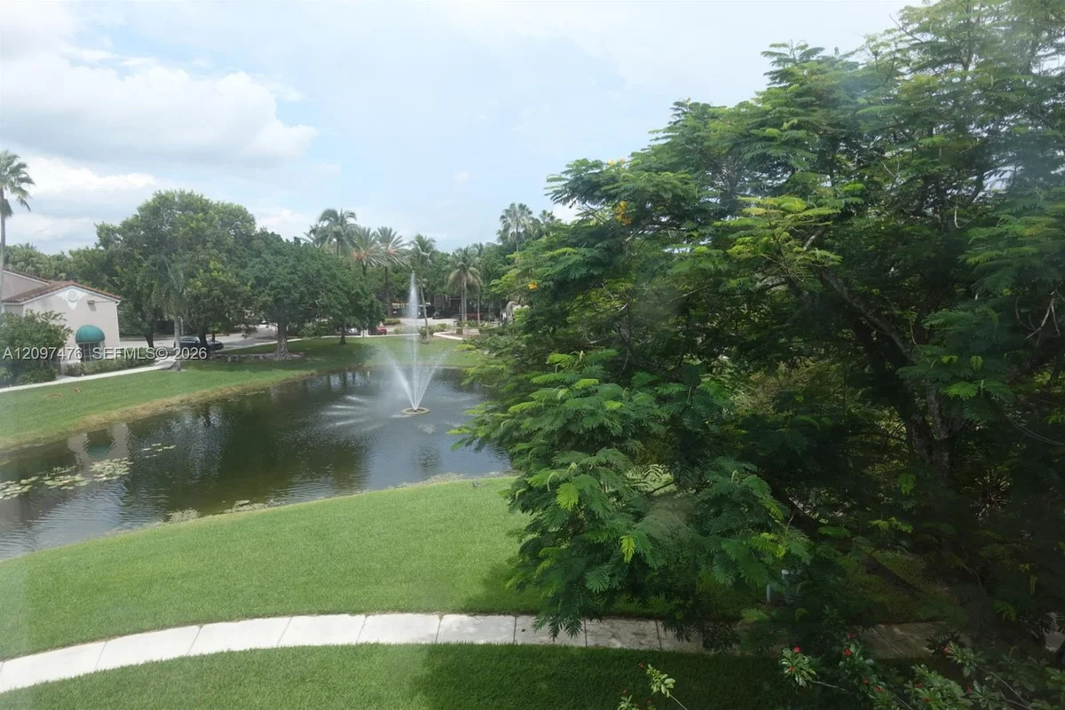 12136 Saint Andrews Pl #304, Miramar: photo 1 of 7