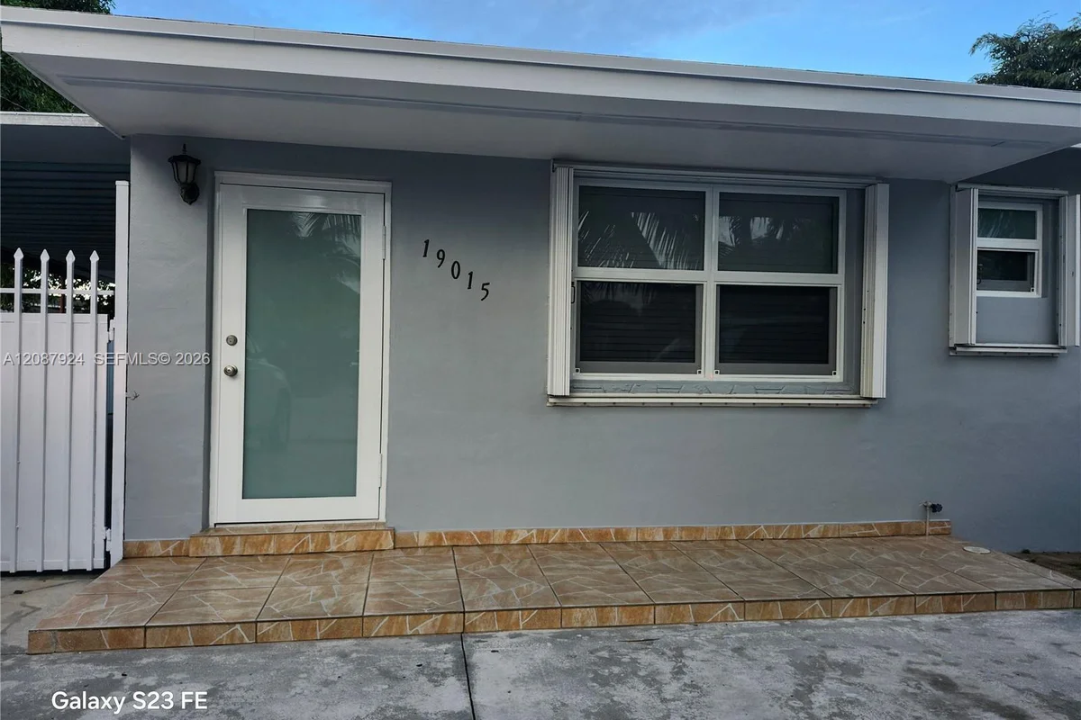 19015 NW 44th Ct, Miami Gardens: photo 1 of 9