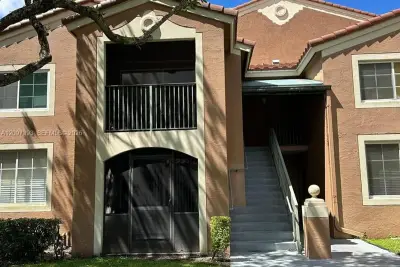 4820 N State Rd 7 #10207, Coconut Creek: photo 1 of 13