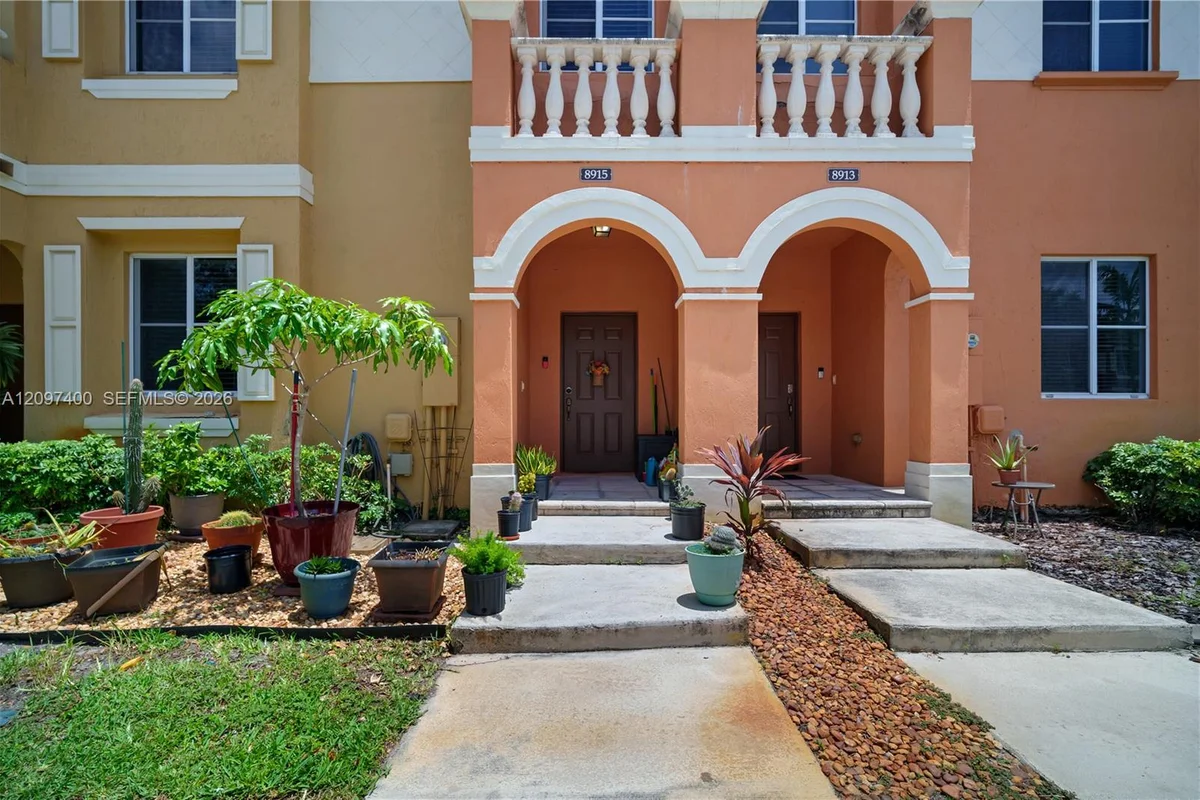 8915 SW 19th St, Miramar: photo 1 of 34