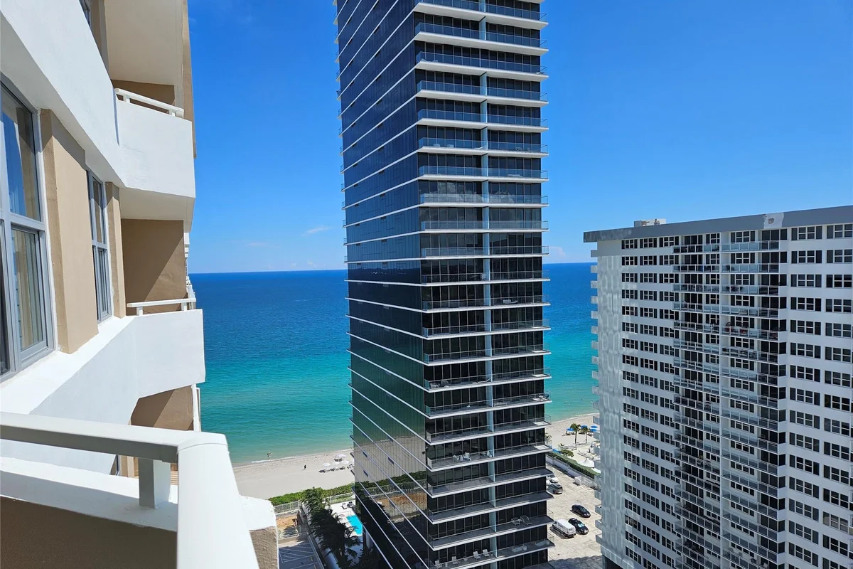 1980 S Ocean Dr #21L, Hallandale Beach: photo 1 of 18