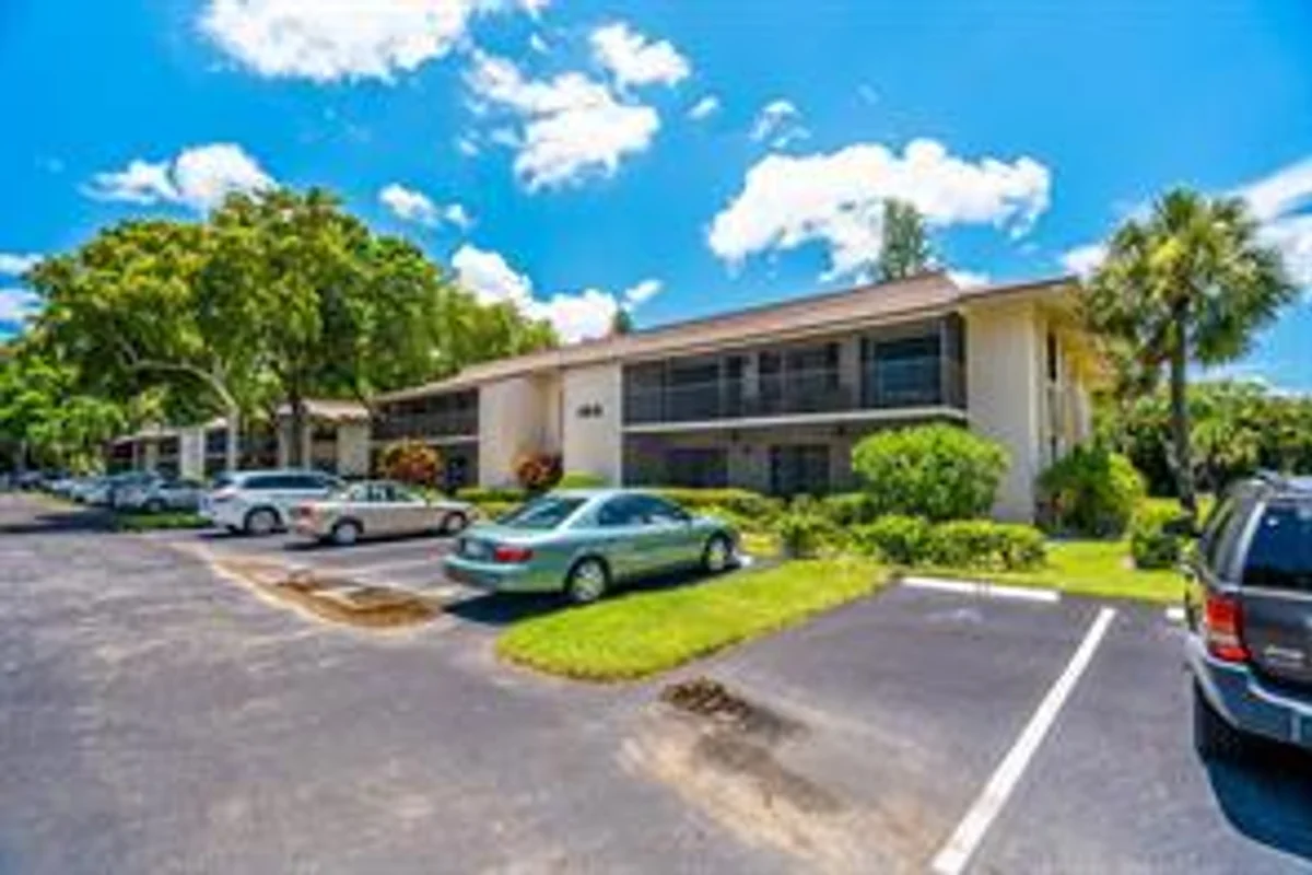 183 Deer Creek Country Club Blvd #607, Deerfield Beach: photo 1 of 20