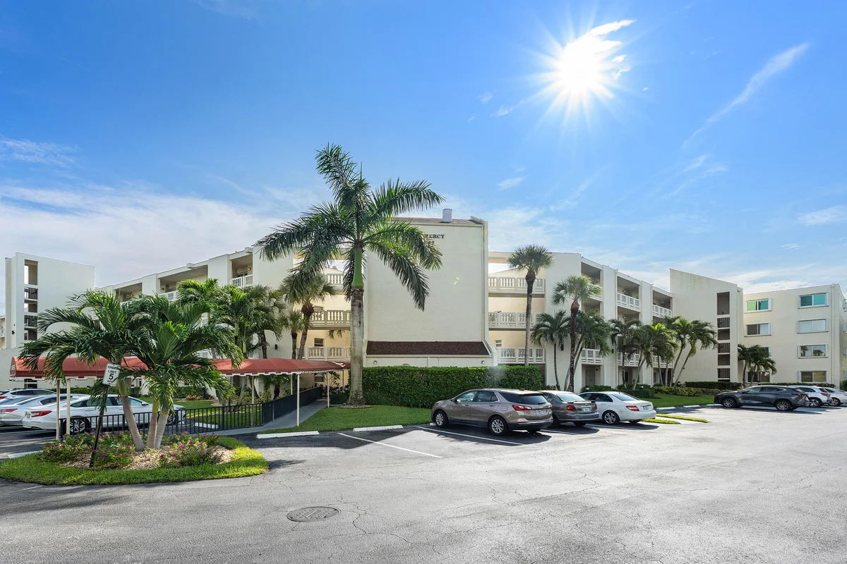 6768 10th Ave N #216, Lake Worth: photo 1 of 26