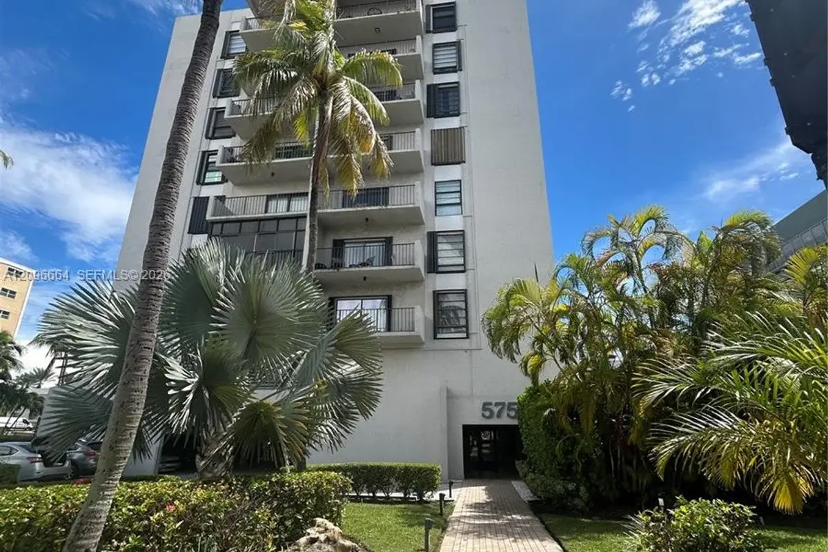 575 Crandon Blvd #911, Key Biscayne: photo 1 of 16