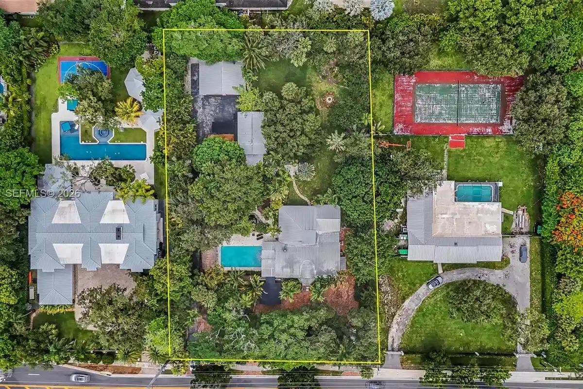 13470 SW 67th Ave, Pinecrest: photo 1 of 40