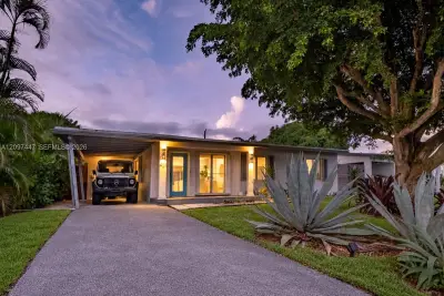 401 NW 28th Ct, Wilton Manors: photo 1 of 39