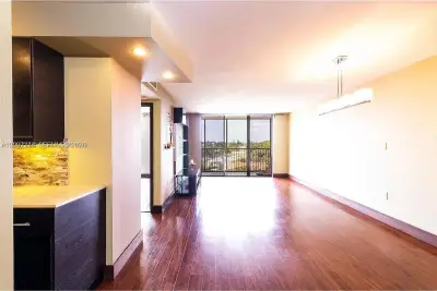 2500 NE 135th St #A407, North Miami: photo 1 of 22