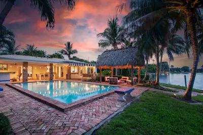 7813 Pine Tree Ln, West Palm Beach: photo 1 of 74