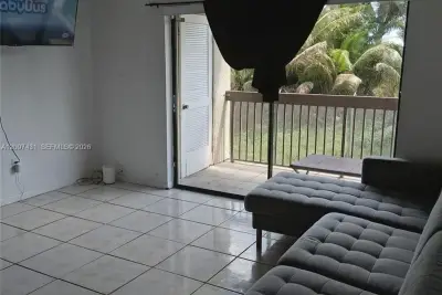 415 NW 210th St #203, Miami Gardens: photo 1 of 15