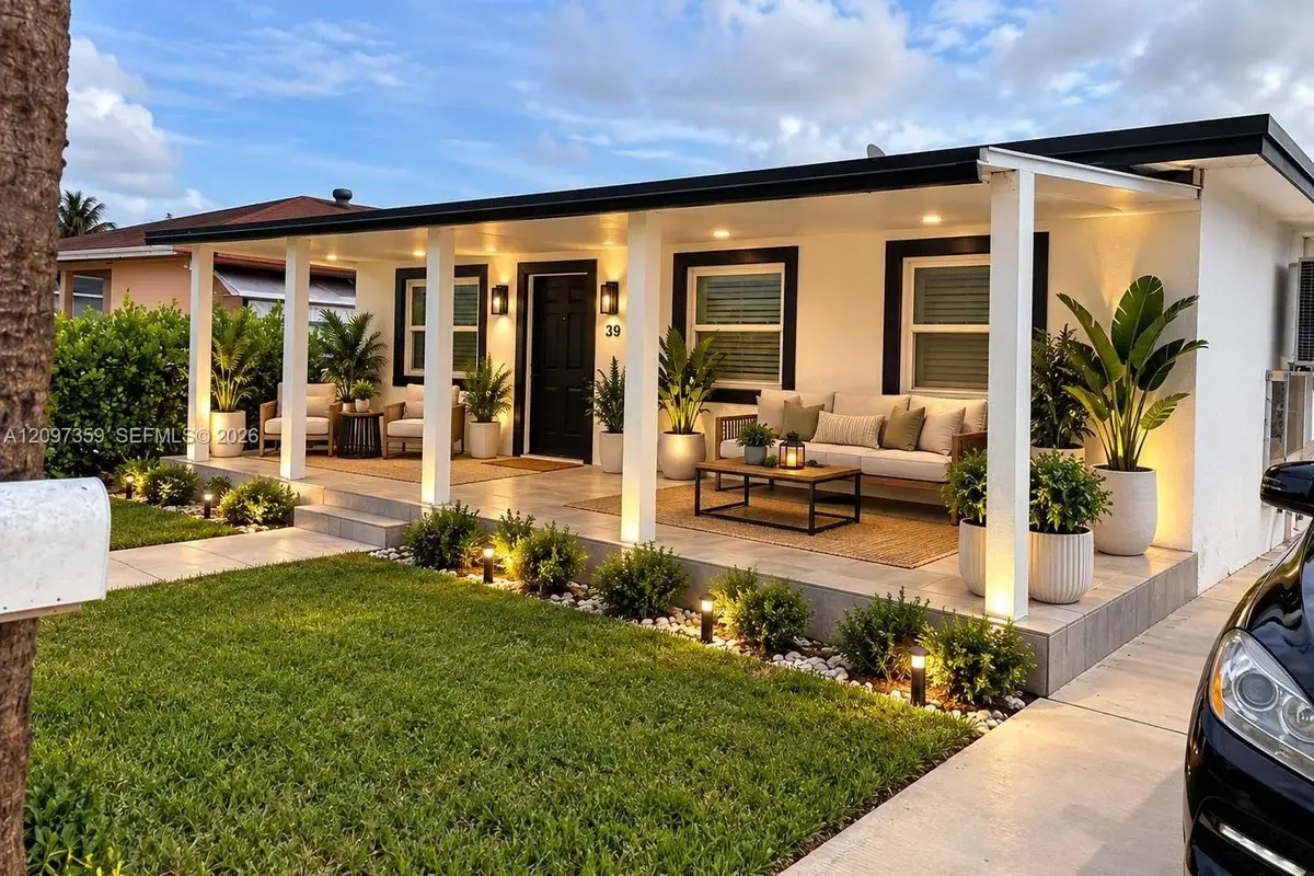 3350 NW 101st St, Miami: photo 1 of 8