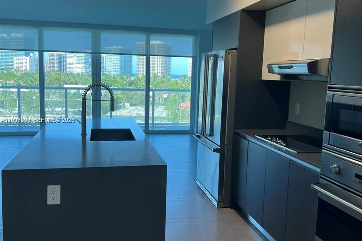 9821 E Bay Harbor Dr #805, Bay Harbor Islands: photo 1 of 40