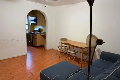 2017 Taylor St #2, Hollywood: photo 1 of 1