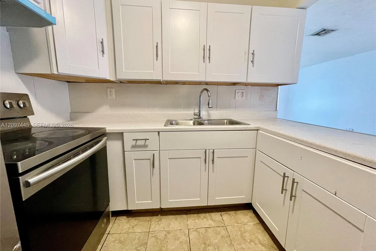2621 Riverland Dr #B, Fort Lauderdale: photo 1 of 10