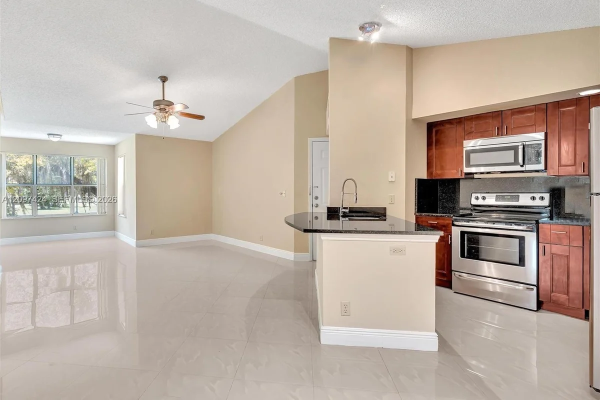 3370 N Pinewalk Dr N #1222, Margate: photo 1 of 15