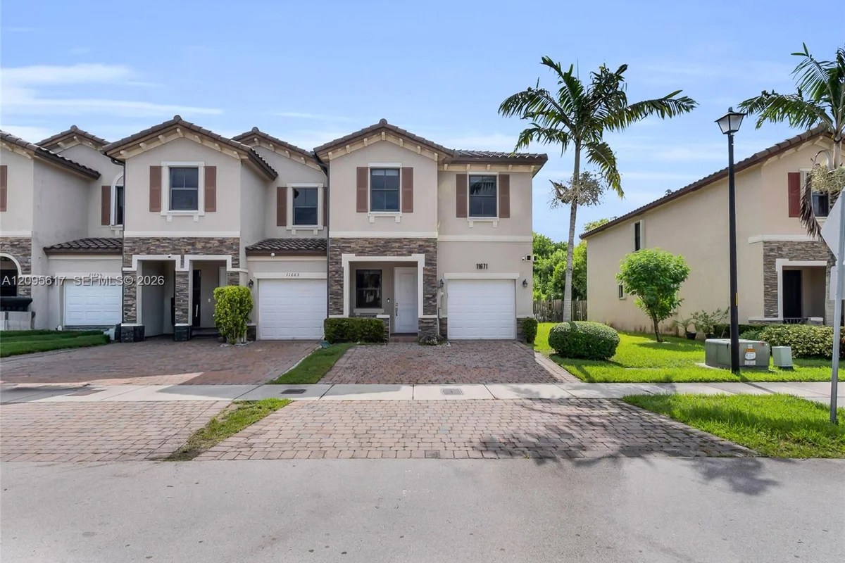 11671 SW 150th Pl, Miami: photo 1 of 31